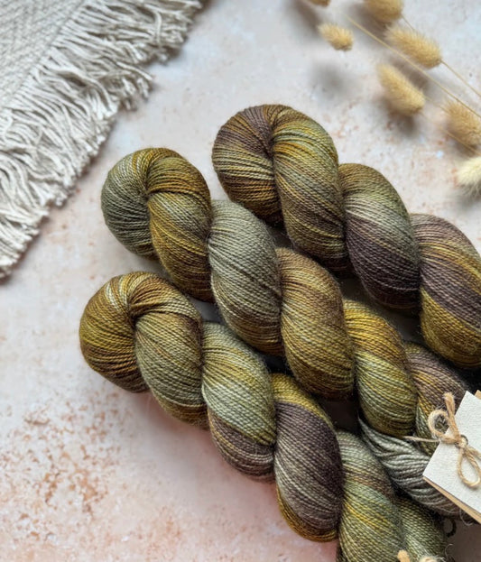 Hand-dyed BFL Fingering