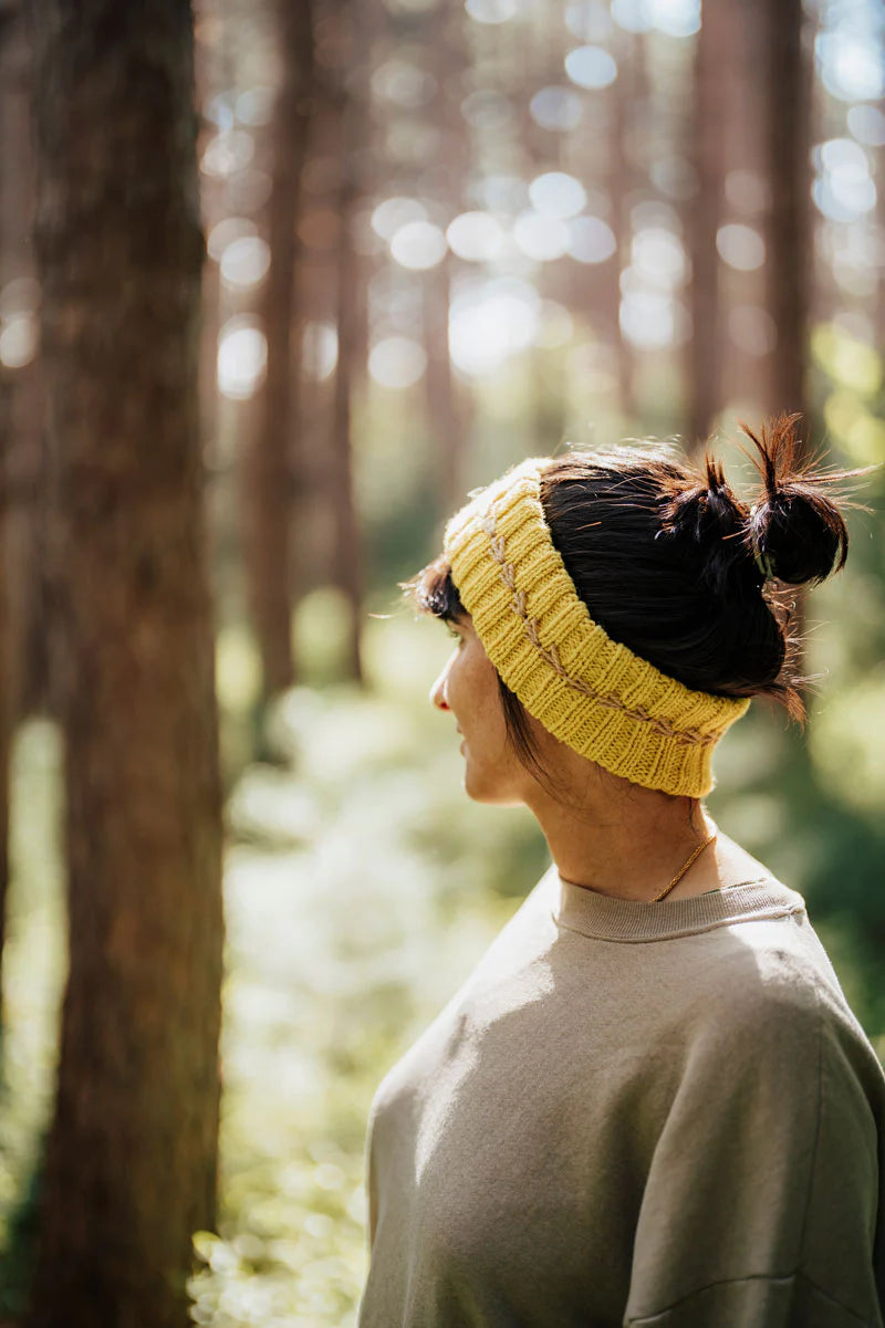 Trails & valleys: Knitwear for family adventures
