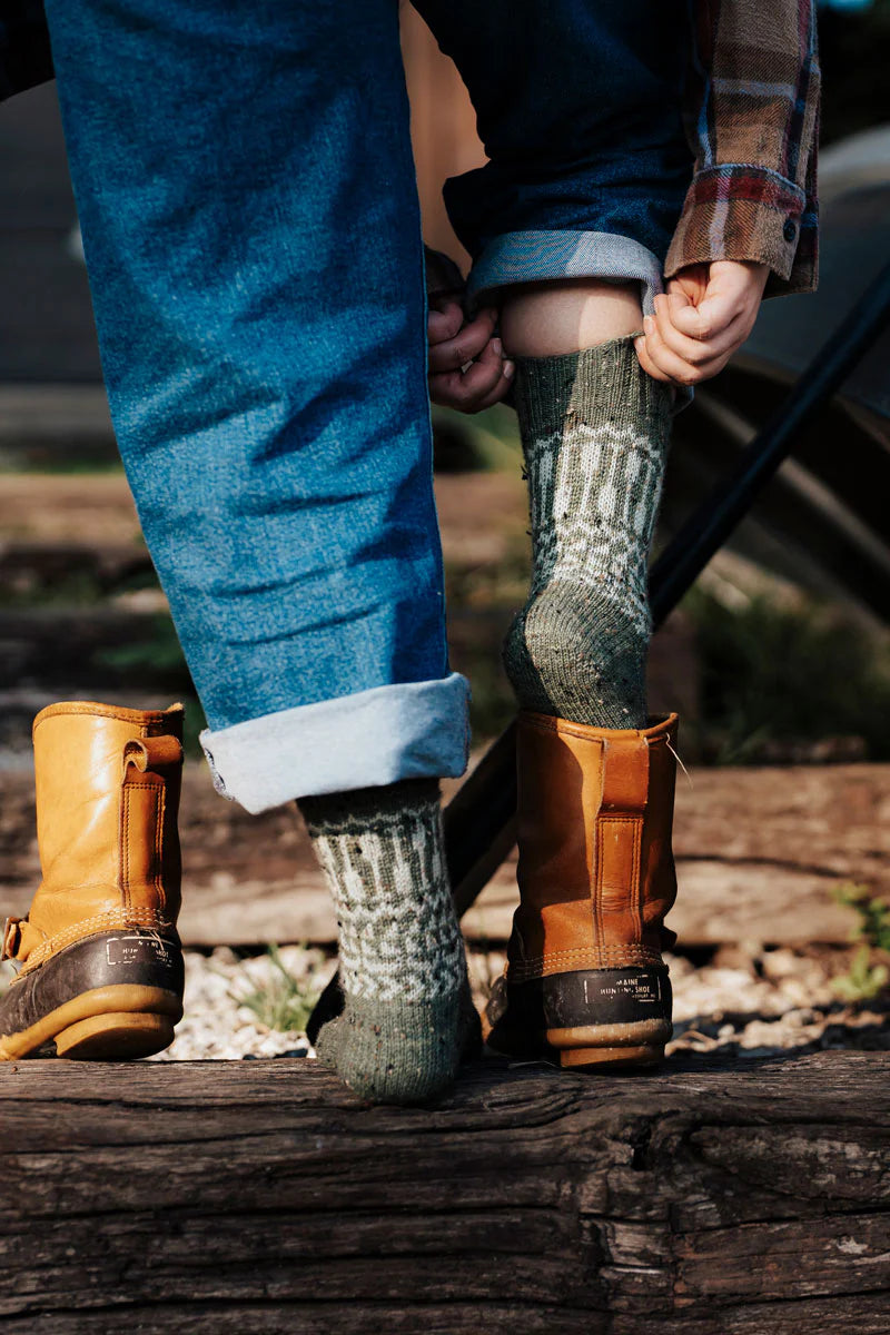 Trails & valleys: Knitwear for family adventures