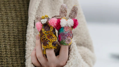 Tiny friends: a guide to mosaic embroidery