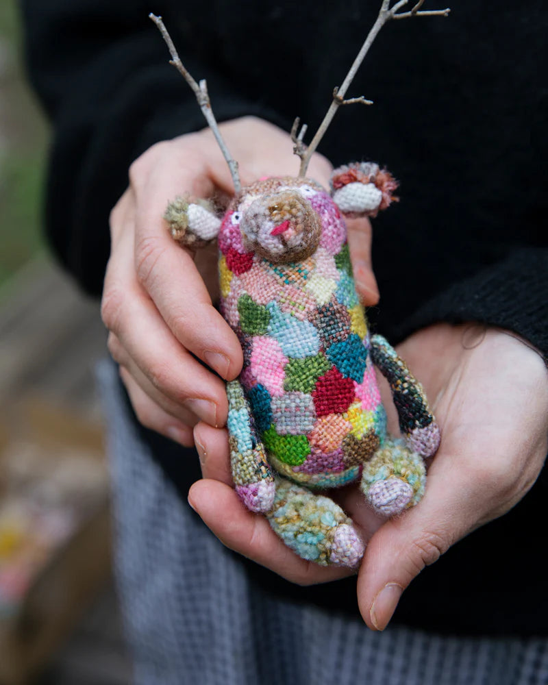 Tiny friends: a guide to mosaic embroidery