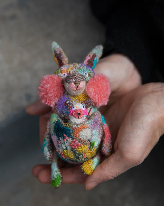 Tiny friends: a guide to mosaic embroidery