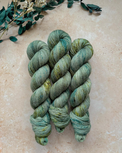 Hand-dyed BFL Fingering