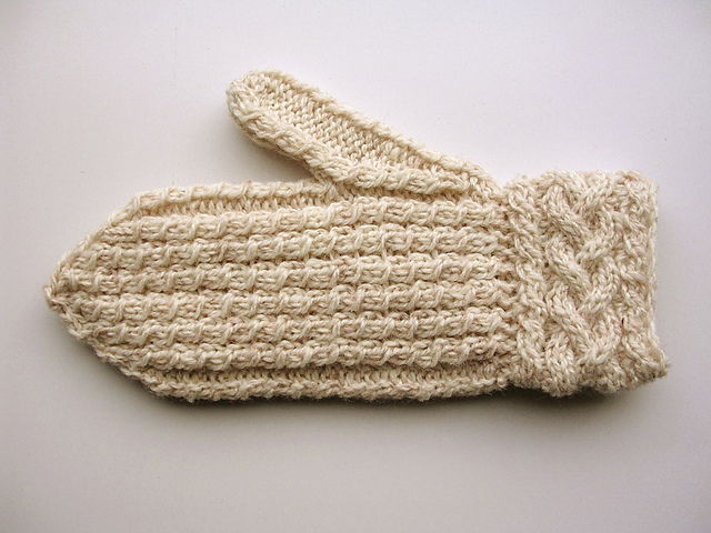 Celtic Cross Mittens knitting pattern